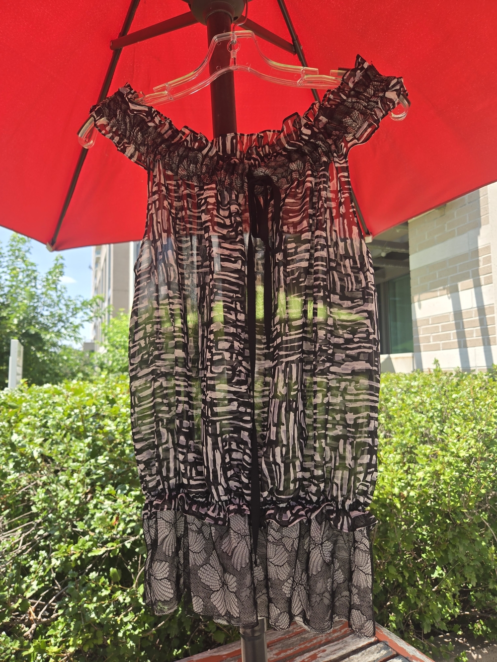 Oscar de la Renta Black & White Ruffle-Hem Sleeveless SILK Blouse SIZE 8